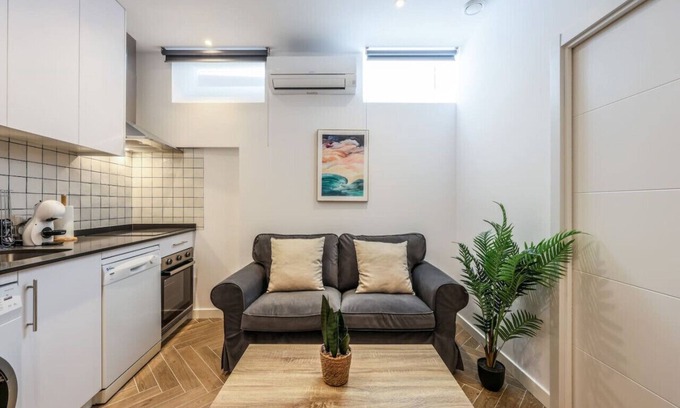 Bellas Vistas Apartamento | Urban Tranquility in Madrid - Ideal for Couples