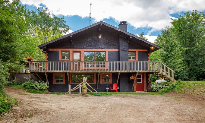 Meaford Chalet De Esquí | UrbanChalet: Secluded 20Acres W/Pizza Oven+Firepit