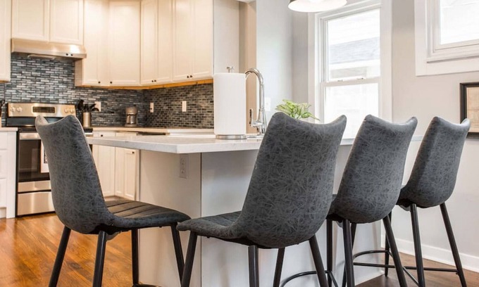 Kansas City Apartamento | UrbanCore ✨ 2Story PrivateApt ✨ Mins to Plaza/UMKC