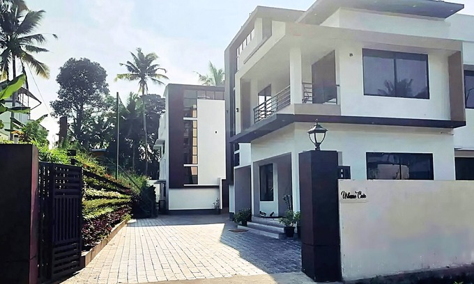 Kazhakuttam Apartamento | Urbane Cove 2: Furnished AC Apt