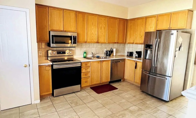 Bowmanville Casa | Urbanite Retreat 4BR Home