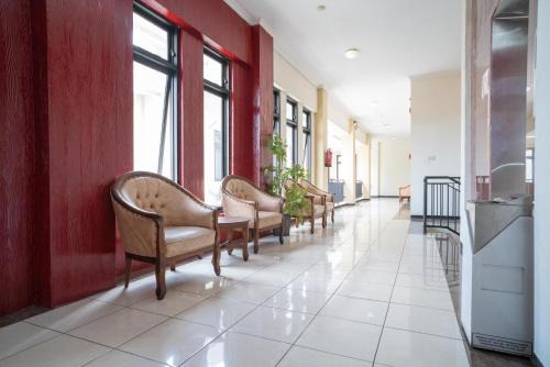 Malang Casa | Urbanview Hotel de Kopen Malang by RedDoorz