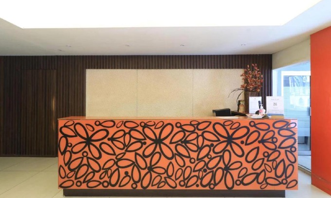 Kemang Hotel | Urbanview Mroom PH Kemang