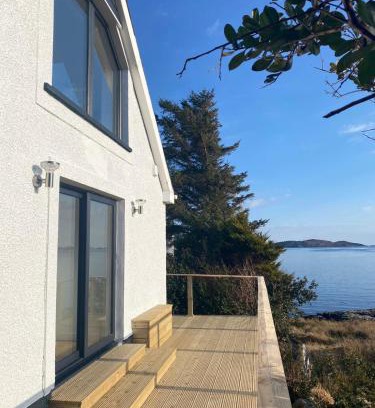 Harris Casa | Urgha Bay