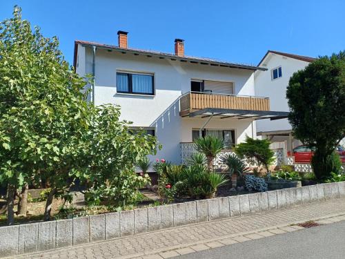 Dielheim Apartamento | urige gemütliche Ferienwohnung 64 m2 in Dielheim, Nähe Heidelberg