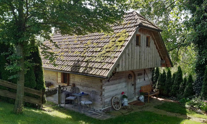 Sankt Peter in der Au Apartamento | Uriges Holzhaus mit Kaminofen und Überdachtem Balkon im OG