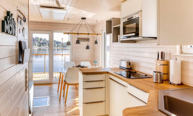Fehmarnsund Casa | Urlaub auf dem Hausboot Erholung pur für Wasser- und Auch Viele Landratten!