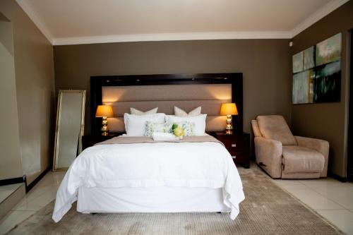 Kempton Park Casa | URlyfstyle 5 bedrooms 10km from OR Tambo Int Airport