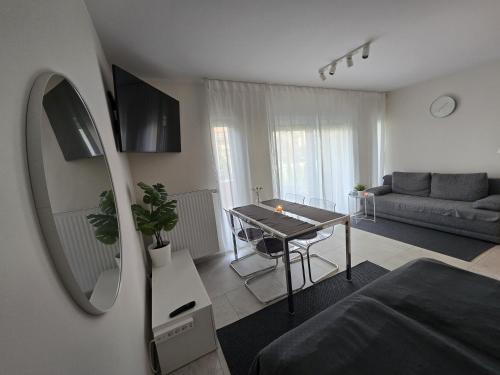 Rewal Apartamento | Uroczy apartament blisko plaży i latarni Niechorze