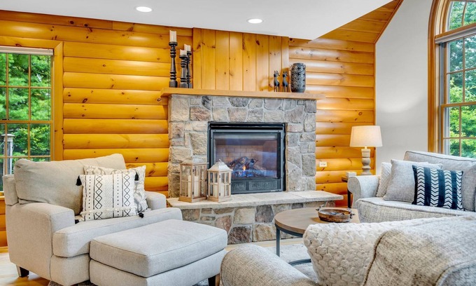 Bethel Casa | Ursa Major House - Quiet family getaway, minutes from skiing, hiking, biking.