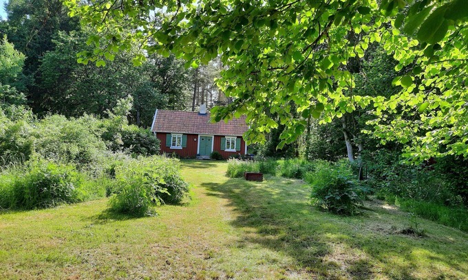 Germundslycke Casa | Ursprüngliches Kleines Haus, Alleinlage am Wald, Haustier Erlaubt, nah zum Meer