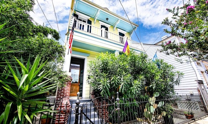 Treme Casa | (F) Mansión criolla de Tremé | Pasos para el barrio francés | Ideal para grupos grandes.