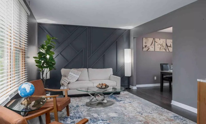 Drayton Plains Casa | Lakefront retreat near shopping and ski resorts