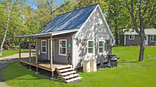 Portage Lake Casa | The Spruce Haven Cabin in Portage Lake, ME