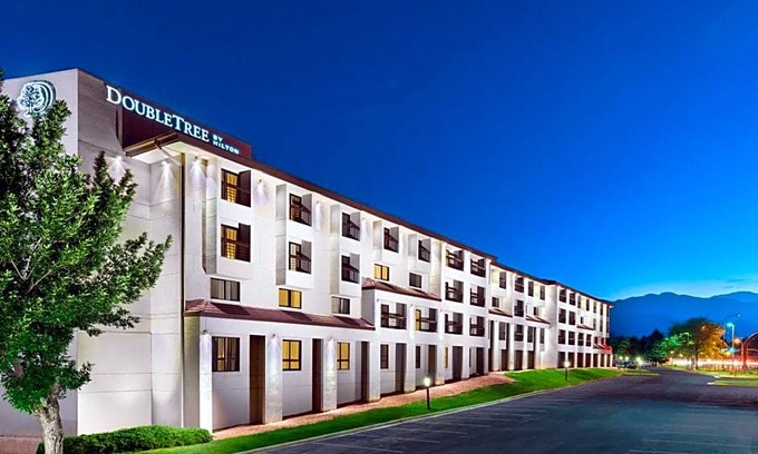 Southwest Colorado Springs Hotel | Hotel de 3 estrellas ∙ DoubleTree by Hilton Colorado Springs