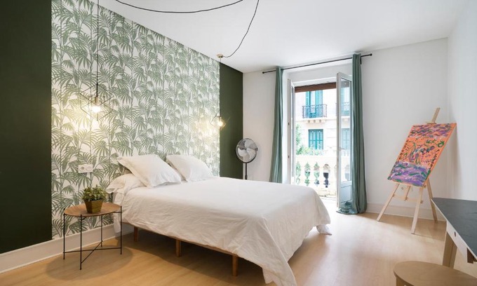 Gros Apartamento | Usandizaga Apartment, Second line beach, free Parking