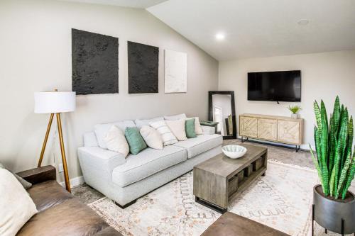 Nibley Casa | Utah Retreat with Patio, Gas Grill and Mountain Views!