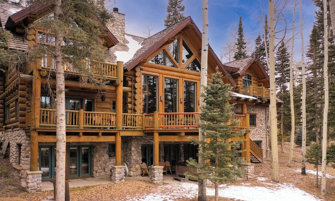 Mountain Village Cabina | Ute Lodge by AvantStay | Cozy Expansive Mountain Home | Close to the Slopes!