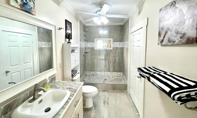 Isla de Utila Casa | Utila Suite Sleeps 6