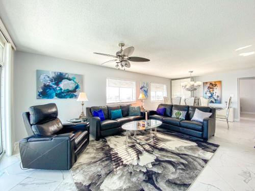 Crescent Beach Casa | Utopia Oceanfront Luxury at Bluewater Keyes