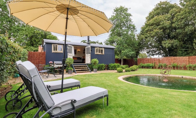 Harleston Cabaña | UTOPIA, pet friendly, luxury holiday cottage in Harleston