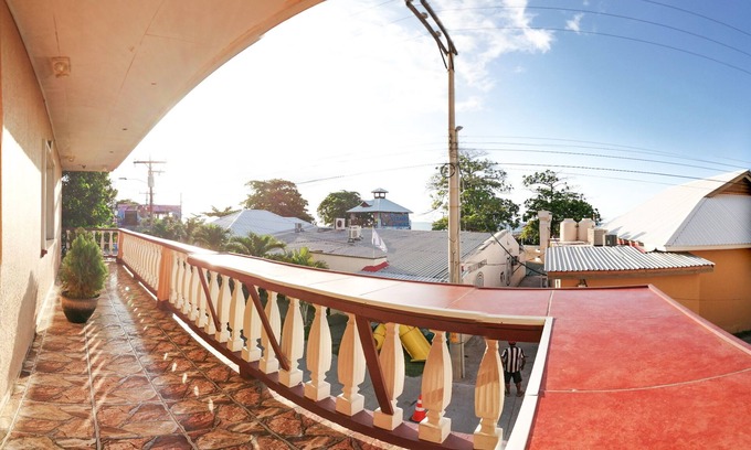La Ceiba Hotel | UW OASIS HOTEL