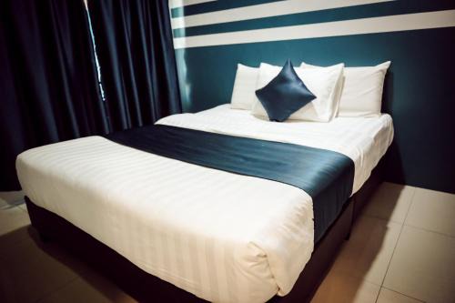 Batu Caves Hotel | V Hotel Sri Gombak