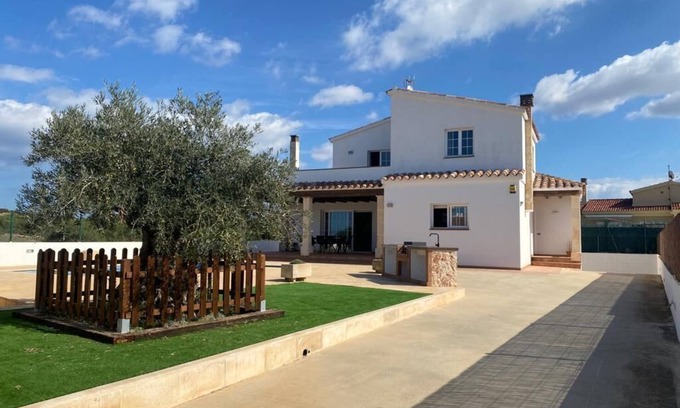 Cala en Blanes Chalet De Esquí | V.ITZALNEY