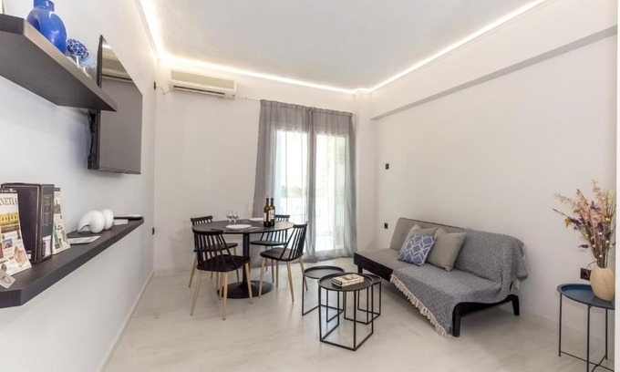Varkiza Apartamento | V.L.A Apartments by the sea