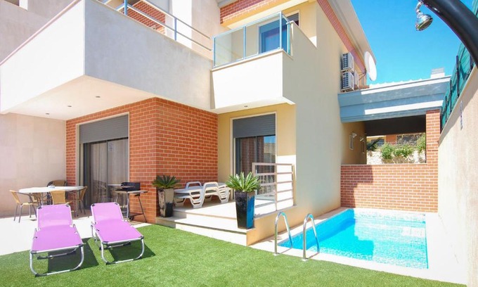 Mosqueira Villa | V4, Villa Jardins Branqueira3 near Beach, Albufeira