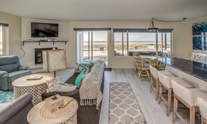 Gearhart Condominio | V484 2 Bedroom 2nd Floor ADULTS ONLY, No Cleaning Fees