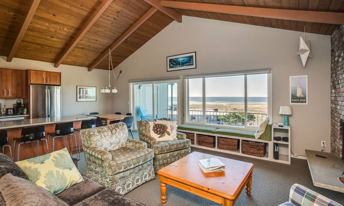 Gearhart Condominio | V486 is a 2 bedroom fully equipped condo on the 3rd floor of Pacific View.
