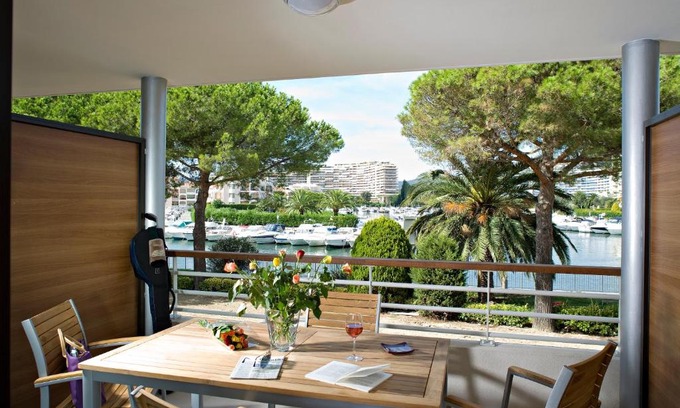 Mandelieu-La-Napoule Apartamento | Vacancéole - Résidence Carré Marine