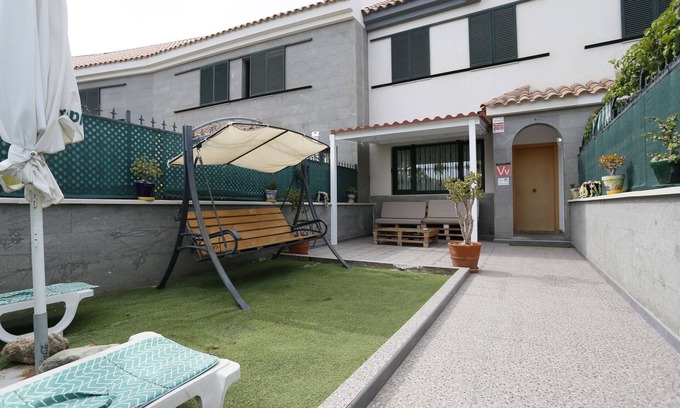 San Fernando Apartamento | Vacation 'Masvacation Calle Lanzarote B' with Private Terrace, Wi-Fi and Air Conditioning