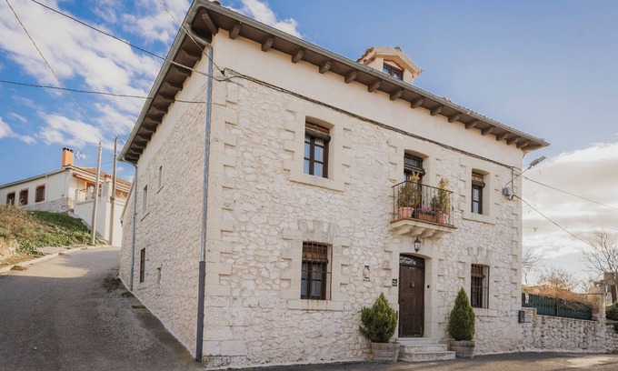 Calabazas de Fuentidueña Casa | Casa de vacaciones "La Morada Del Cura" con jardín privado, balcón y Wi-Fi