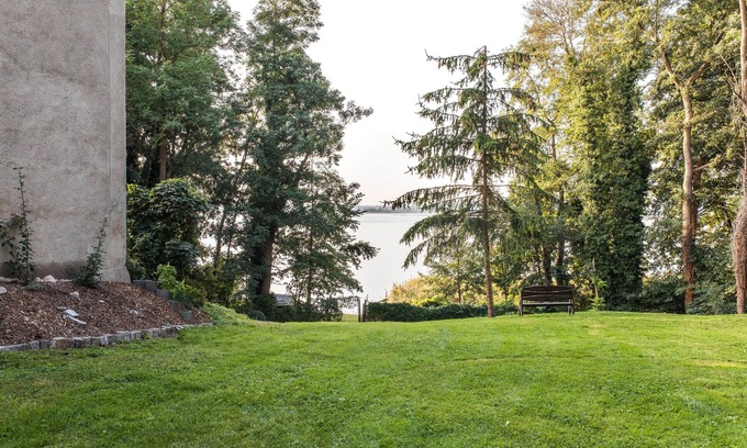 Potzlow Apartamento | Vacation apartment directly on the lake with private access.