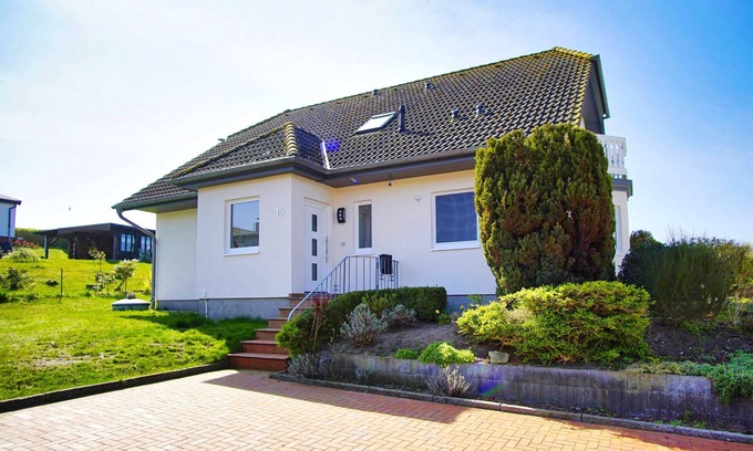 Thiessow Apartamento | Vacation apartment with balcony in a quiet location - Haus Südperd FeWo Stranddistel
