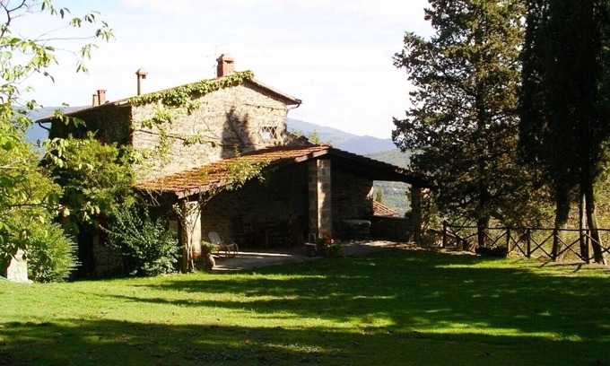 Castel Focognano Otro | Vacation Among the Vineyards - LA LOGGIA