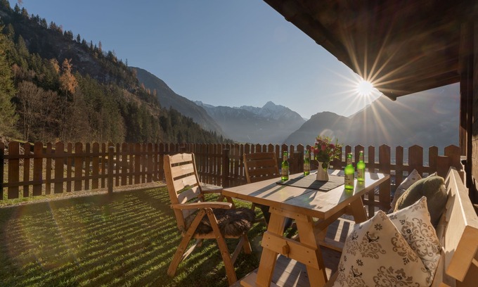 Ramsau im Zillertal Condominio | Vacation apartment with mountain view, private sauna, 25 sqm terrace, pets welcome