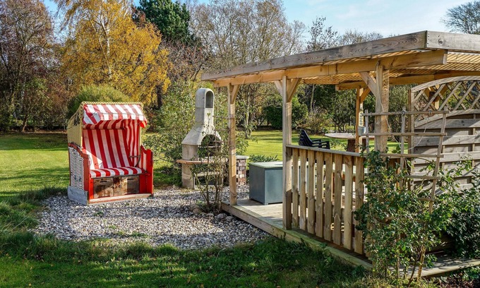 Vitzdorf Apartamento | Vacation apartment Villa FarbenFroh with terrace on Fehmarn
