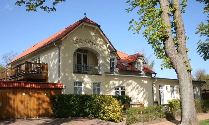 Nienhagen Apartamento | Vacation apartment in the Villa Seestern