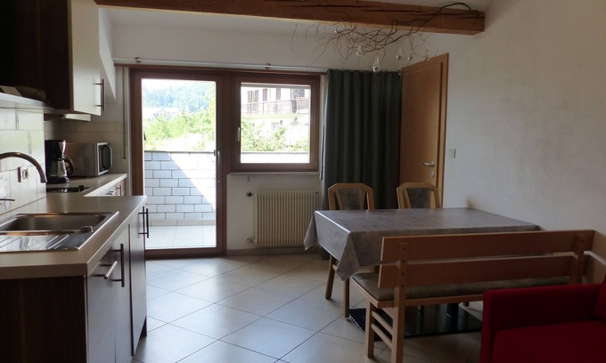 Rifiano Apartamento | Vacation apartment for 2-4 people with southwest-facing loggia and organic natural bathing pond