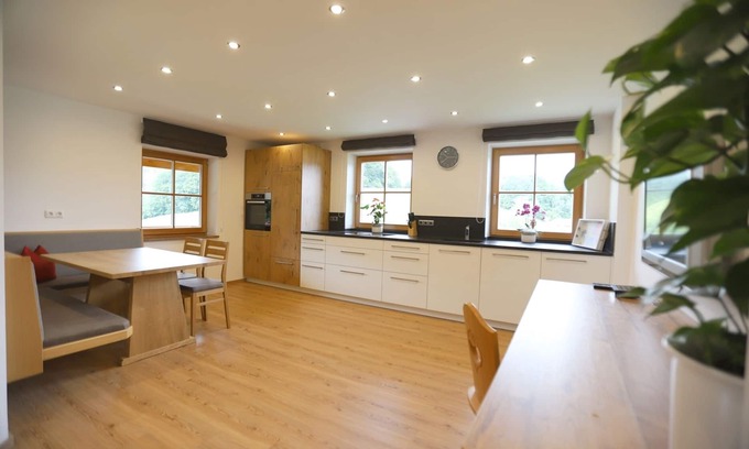 Marktschellenberg Apartamento | Vacation apartment Kehlstein 90 sqm with 2 bedrooms and balcony