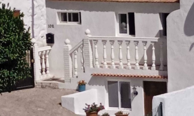 Las Lagunetas Apartamento | Vacation Apartment 'Casa Azul' with Mountain View, and Private Terrace