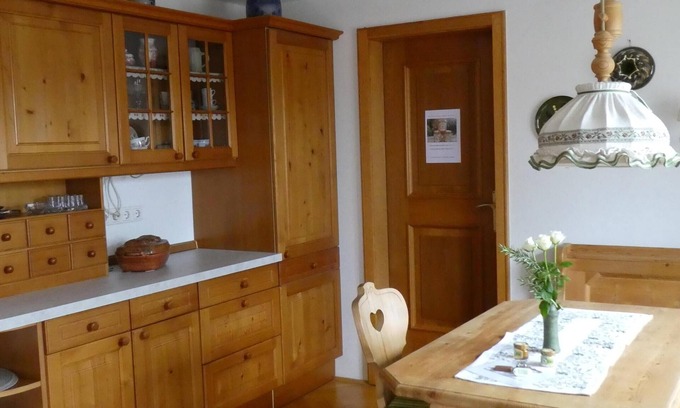 Saaldorf-Surheim Apartamento | Apartamento de 120 m² con 2 sep. dormitorio