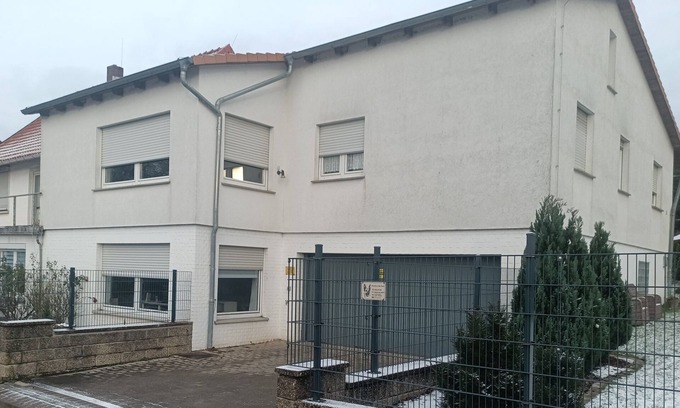 Salzhemmendorf Apartamento | Vacation apartment - Weserbergland - own entrance - garden - fence - dogs possible