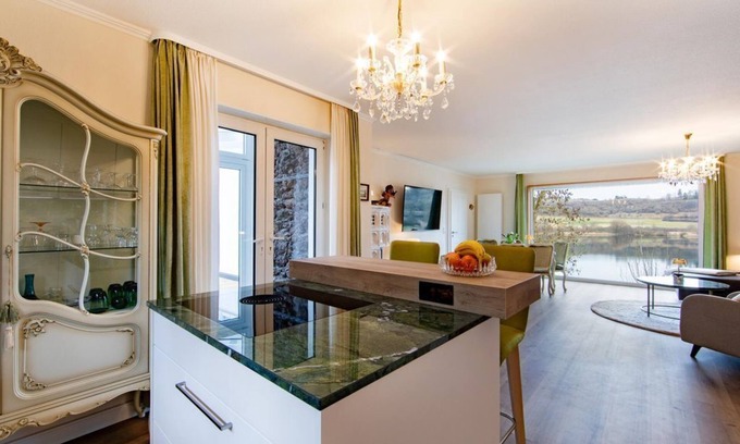 Schalkenmehren Apartamento | Vacation apartment Maarpanorama - Haus Marianne am Maar