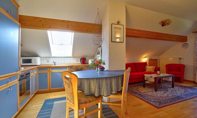 Seeon-Seebruck Apartamento | Vacation apartment 45 sqm with balcony and mountain view