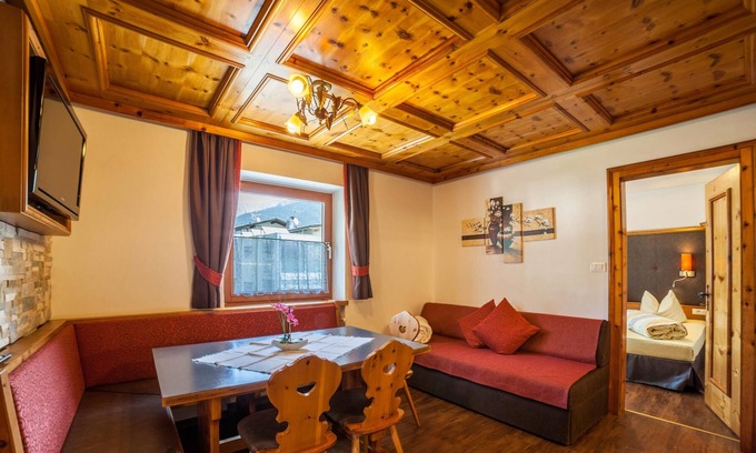 Burgusio Apartamento | Pet-friendly Vacation Apartment Sonnenhof SONNWEND with Mountain View, Wi-Fi, Terrace & BBQ