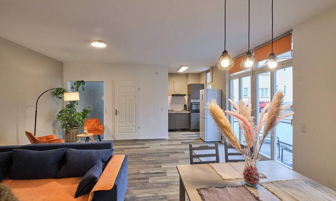 Meiningen Condominio | Vacation apartment 1 in the heart of Meiningen, with a view of the theater